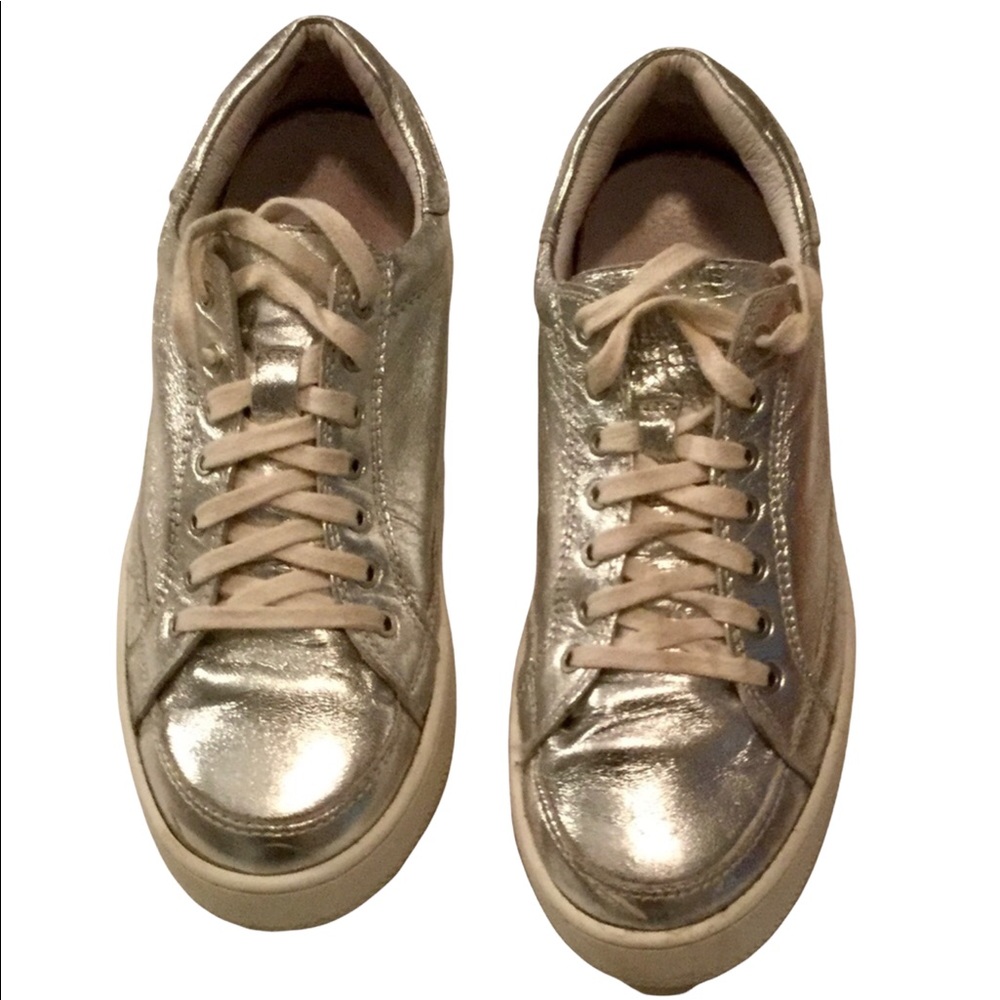 Adorable trainers from FREE PEOPLE. - Picture 2 of 5